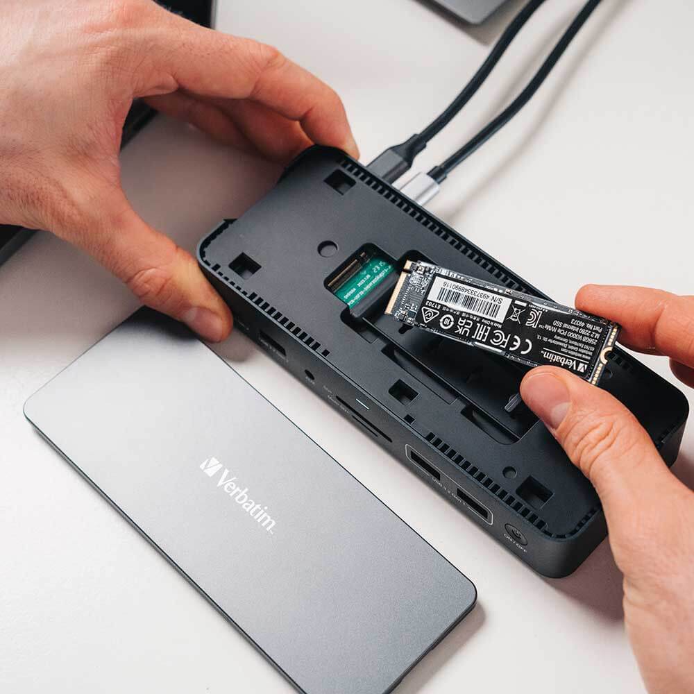 32174 VERBATIM                                                     | DOCKING STATION VERBATIM 15 PUERTOS USB-C PRO                                                                                                                                                                                                             