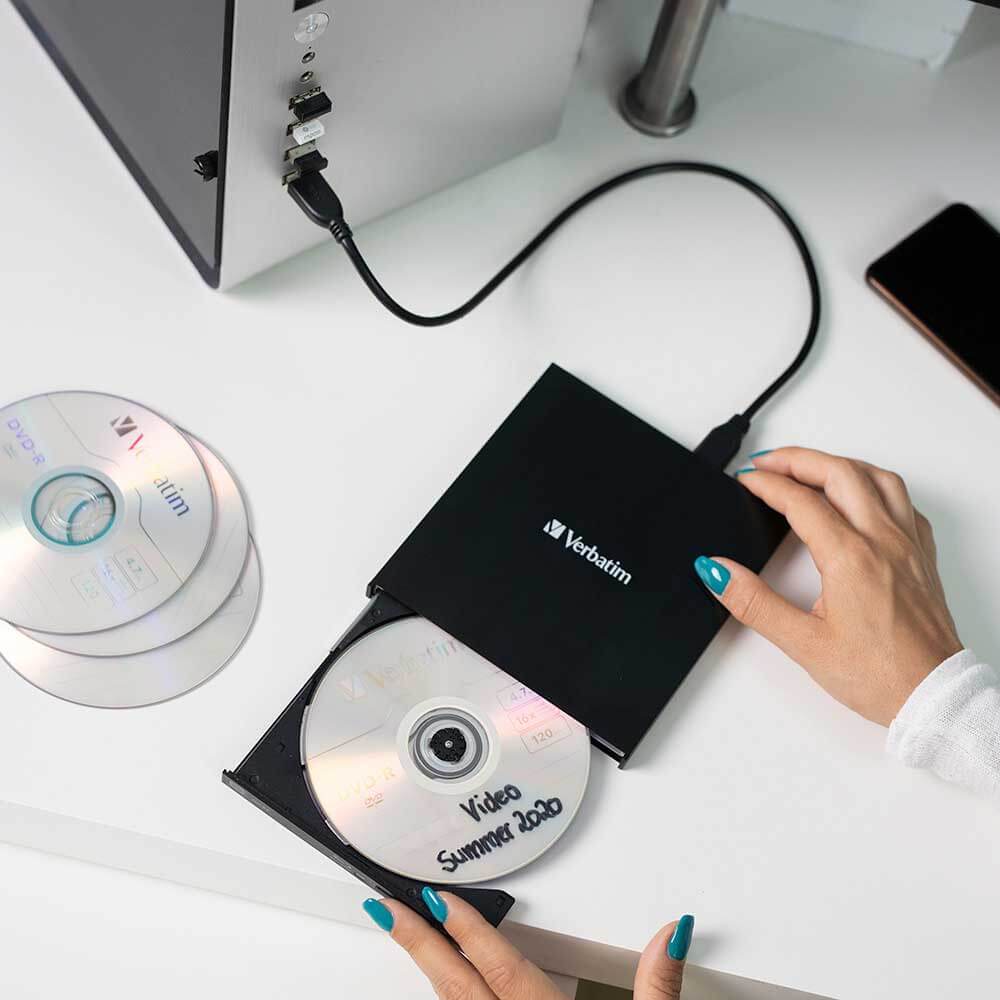 98938 VERBATIM                                                     | GRABADORA EXTERNA VERBATIM DE CD/DVD SLIMLINE                                                                                                                                                                                                             